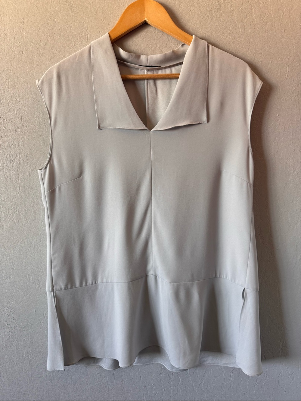 MM. LAFLEUR Sleeveless Peplum Blouse Size Medium, Soft Gray, Office, Corpcore